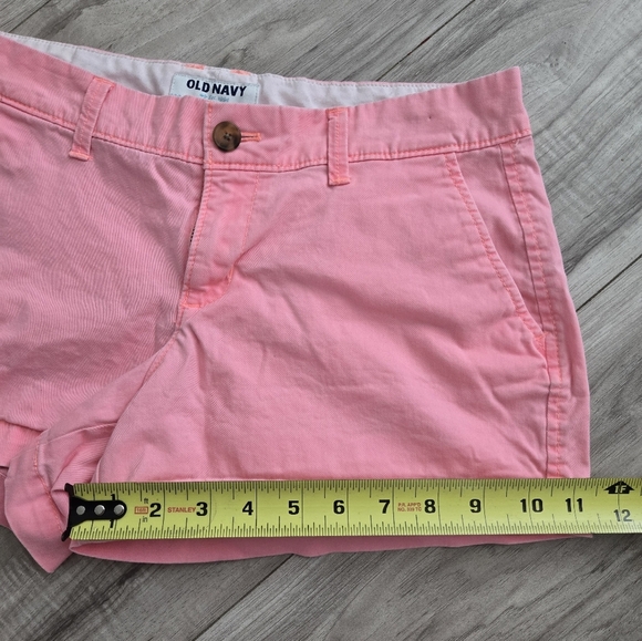 Old Navy Pink Bermuda Shorts for Casual Wear - Picture 6 of 10